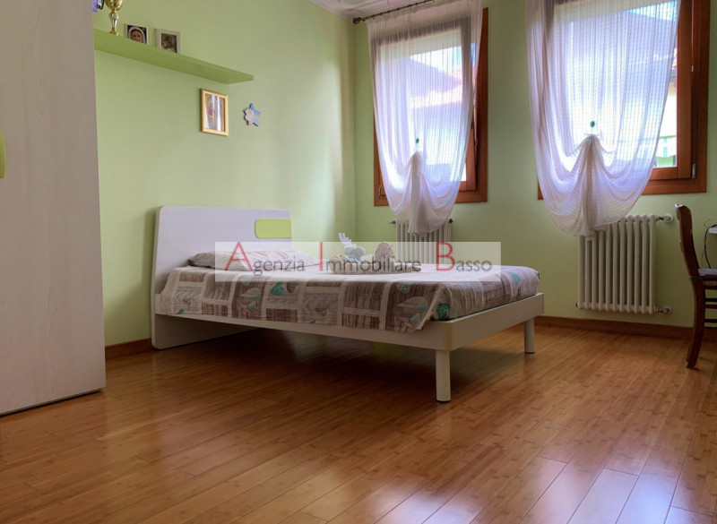 A Vigonza (PD), in una zona residenziale centrale e comoda a tutti i servizi principali come scuo...
