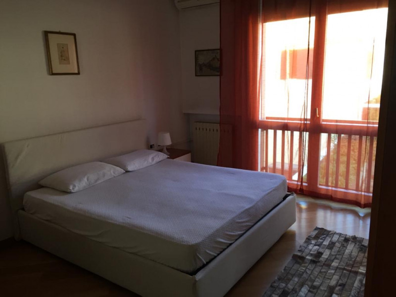 Centro Storico Appartamento arredato luminoso ingresso soggiorno cucina abitabile 2 ampie camere ...