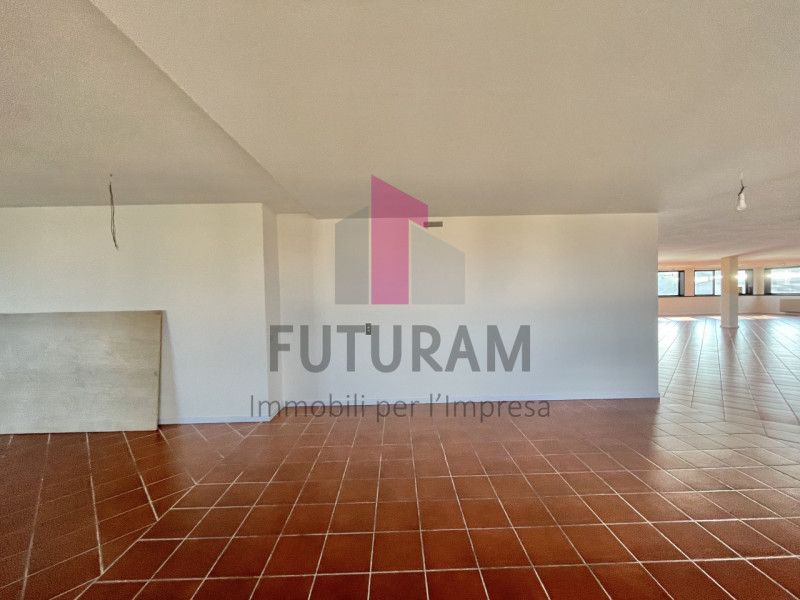 BASSANO DEL GRAPPA - 65FIL - PER INFO 0444/310220 

SU STRADA AD ALTA PERCORRENZA A POCHI PASSI D...