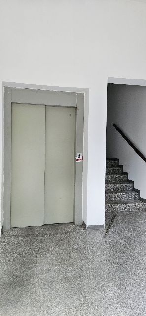 Saccolongo Zona Artigianale, si affitta capannone al Piano Primo con montacarichi con portata di ...