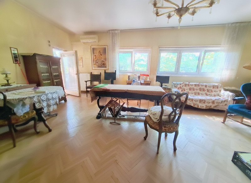 ELEGANTE AMPIO APPARTAMENTO 4 CAMERE CON GIARDINO A CITTA' GIARDINO €.630.000 - rif.CL545

Propon...