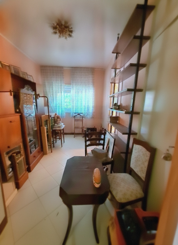 ELEGANTE AMPIO APPARTAMENTO 4 CAMERE CON GIARDINO A CITTA' GIARDINO €.630.000 - rif.CL545

Propon...