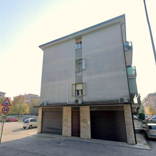 Immobile in esclusiva al Gruppo Padova MLS

SAN CARLO: ZONA LARGO DEBUSSY su strada di alto trans...
