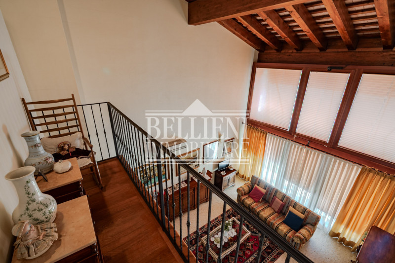 COSTABISSARA - Proponiamo in vendita una splendida porzione di villa bifamiliare situata a Costab...