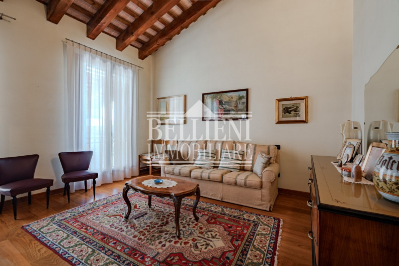 COSTABISSARA - Proponiamo in vendita una splendida porzione di villa bifamiliare situata a Costab...