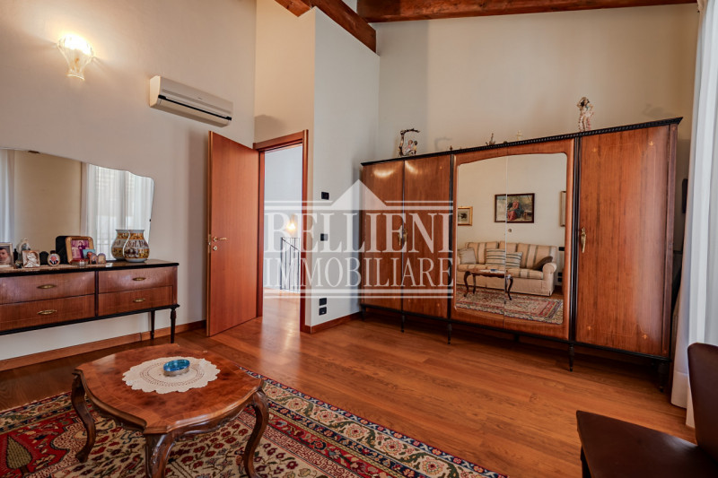COSTABISSARA - Proponiamo in vendita una splendida porzione di villa bifamiliare situata a Costab...