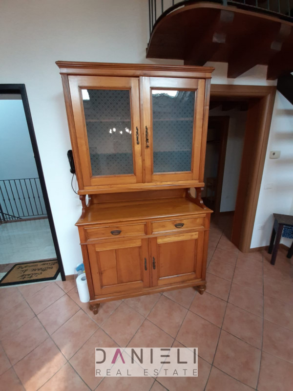 Montorso Vicentino: in pieno centro disponiamo di bicamere posto al secondo ed ultimo piano di pr...
