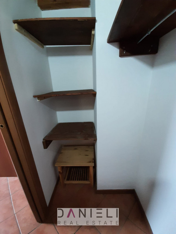 Montorso Vicentino: in pieno centro disponiamo di bicamere posto al secondo ed ultimo piano di pr...