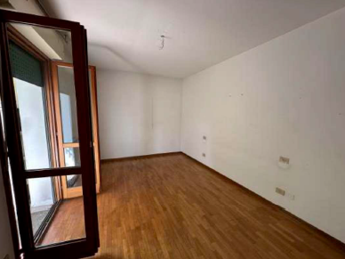 Rif. A.A.225-24

Vendita all'asta - appartamento duplex con garage in data 23 luglio 2026

Descri...