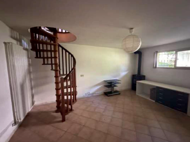 Rif. A.A.225-24

Vendita all'asta - appartamento duplex con garage in data 23 luglio 2026

Descri...