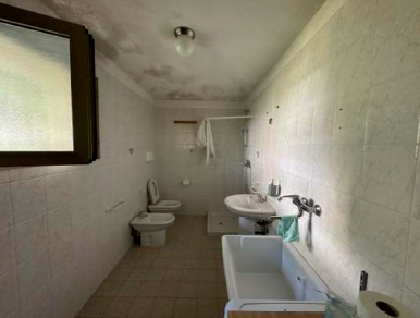 Rif. A.A.225-24

Vendita all'asta - appartamento duplex con garage in data 23 luglio 2026

Descri...