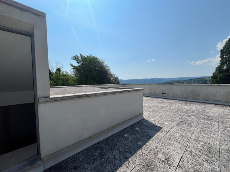 UBICAZIONE E CONTESTO
Ad Arcugnano, in una delle zone più suggestive e riservate dei Colli Berici...