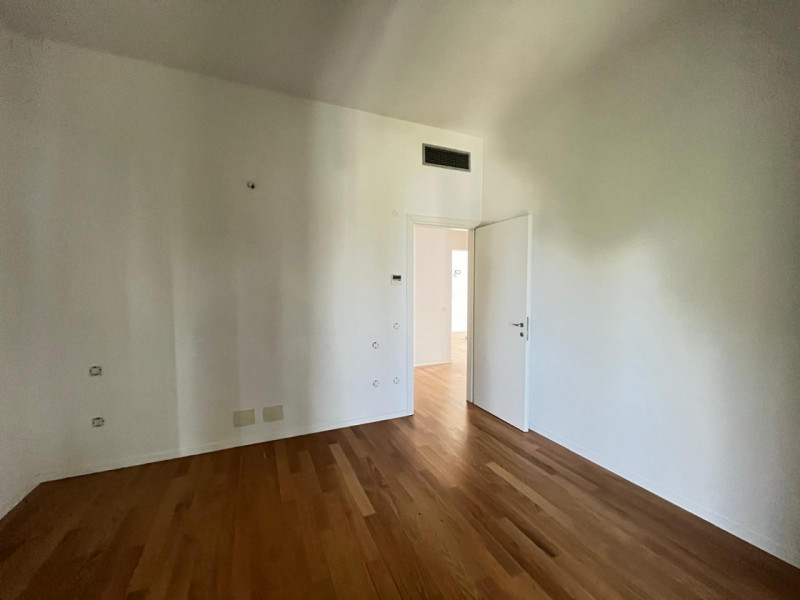 UBICAZIONE E CONTESTO
Ad Arcugnano, in una delle zone più suggestive e riservate dei Colli Berici...