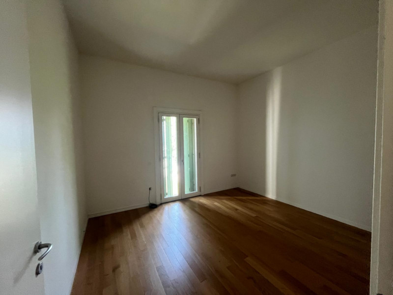 UBICAZIONE E CONTESTO
Ad Arcugnano, in una delle zone più suggestive e riservate dei Colli Berici...