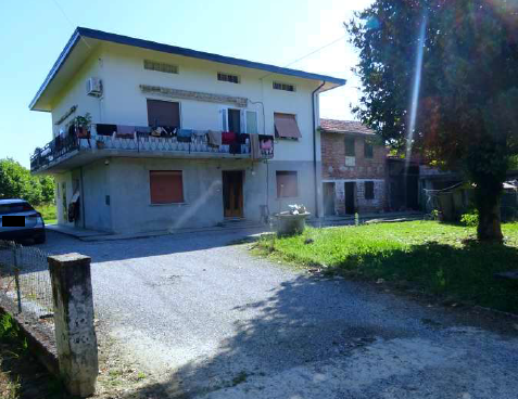 Rif. A.A.294-24

Vendita all'asta - bifamiliare al piano terra con accessori in data 23 luglio 20...