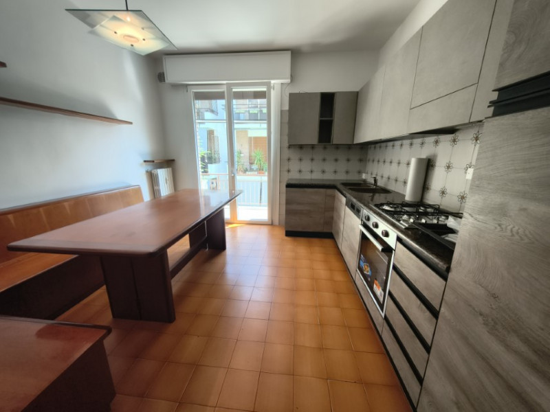 In una zona residenziale tranquilla, verde e comodissima a tutti i servizi, proponiamo in vendita...