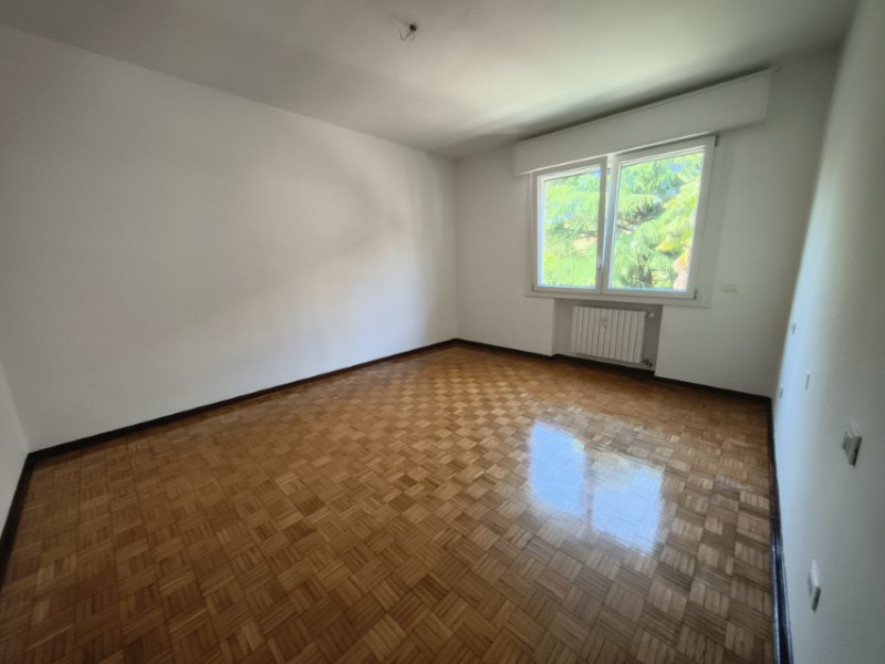 In una zona residenziale tranquilla, verde e comodissima a tutti i servizi, proponiamo in vendita...