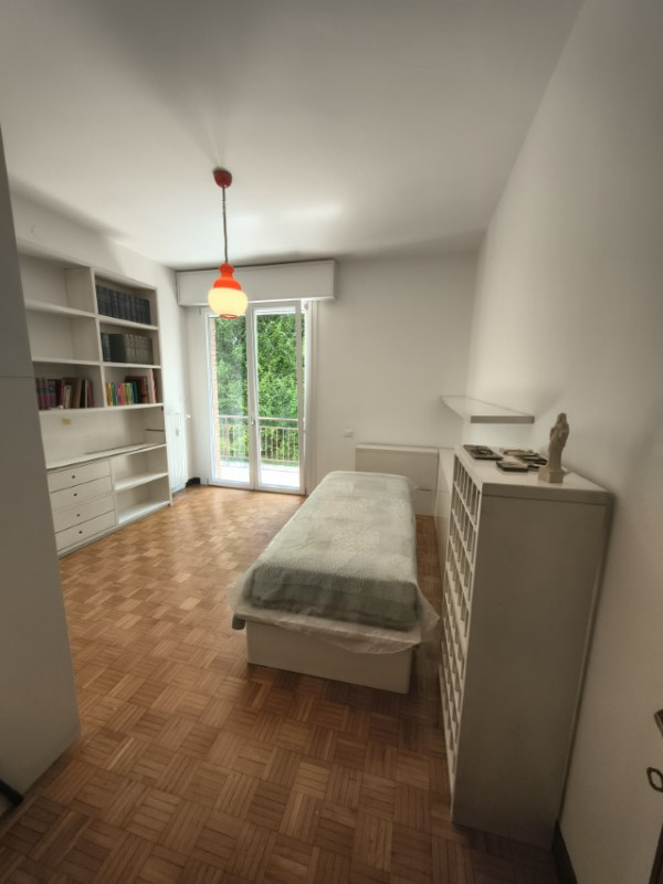 In una zona residenziale tranquilla, verde e comodissima a tutti i servizi, proponiamo in vendita...