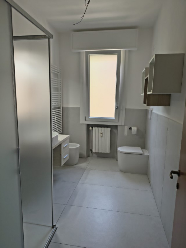In una zona residenziale tranquilla, verde e comodissima a tutti i servizi, proponiamo in vendita...