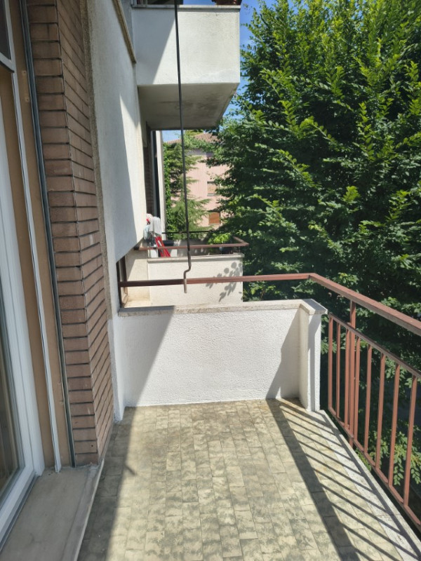 In una zona residenziale tranquilla, verde e comodissima a tutti i servizi, proponiamo in vendita...