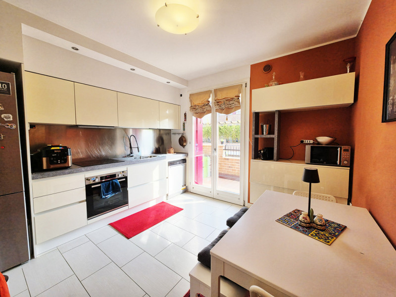 NOVENTA PADOVANA - "RESIDENCE ACERI". Vendesi appartamento / attico luminoso e dagli ampi spazi. ...