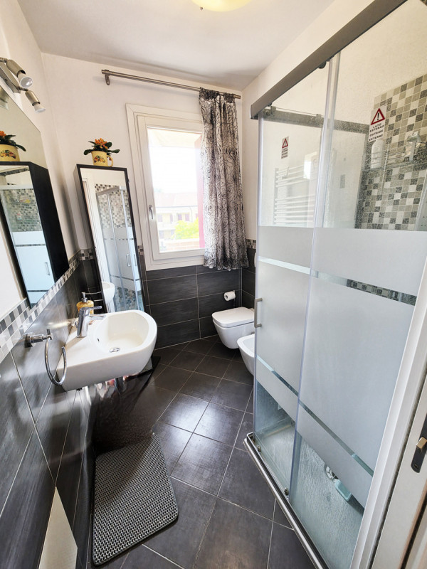 NOVENTA PADOVANA - "RESIDENCE ACERI". Vendesi appartamento / attico luminoso e dagli ampi spazi. ...