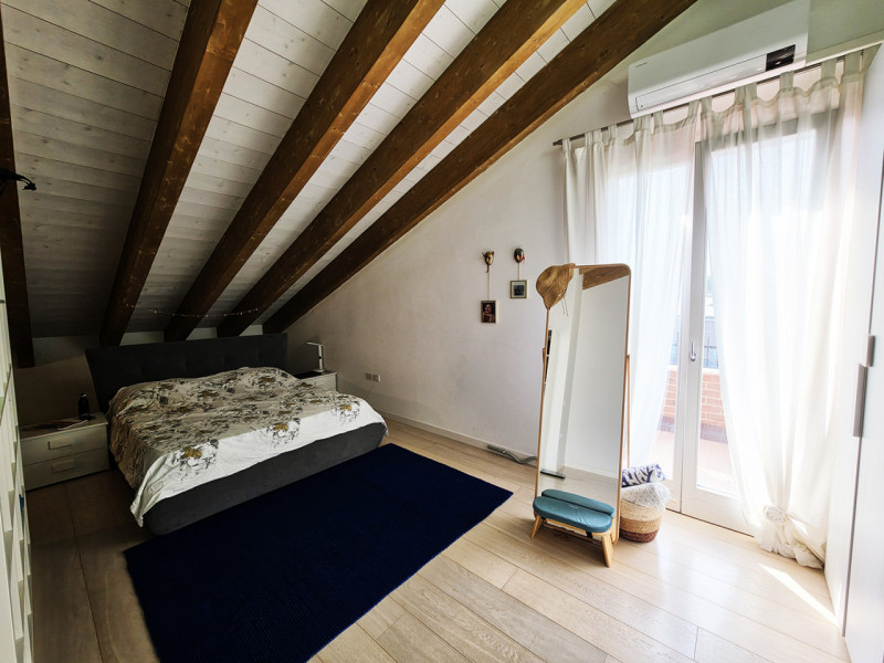 NOVENTA PADOVANA - "RESIDENCE ACERI". Vendesi appartamento / attico luminoso e dagli ampi spazi. ...