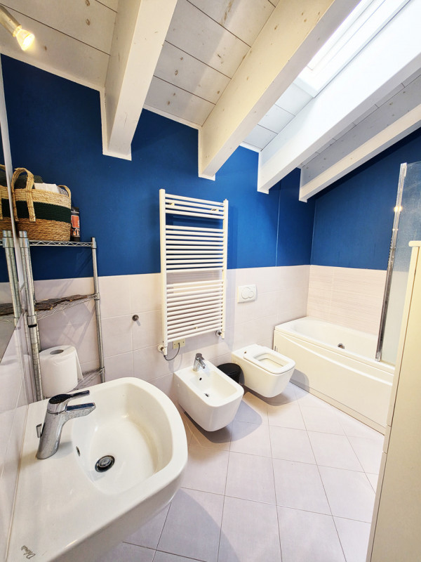 NOVENTA PADOVANA - "RESIDENCE ACERI". Vendesi appartamento / attico luminoso e dagli ampi spazi. ...