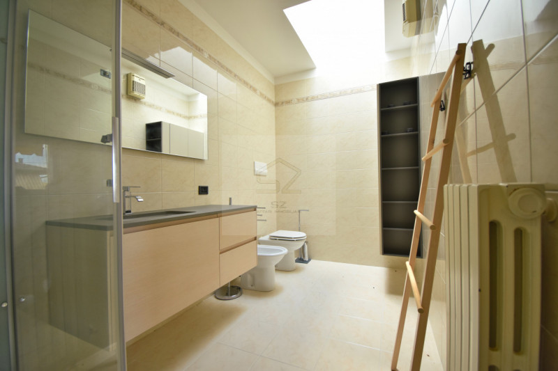 RONCAGLIA DI PONTE SAN NICOLÒ 

LA CASA CHE STAVI ASPETTANDO!

Se cerchi una casa spaziosa, elega...