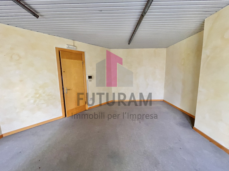 ARCUGNANO - 67FIL - PER INFO  0444310220 

In zona artigianale si propone in locazione ufficio al...