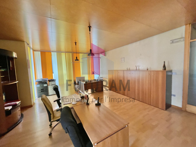 ARCUGNANO - 68FIL - PER INFO 0444310220

In zona artigianale si propone in locazione ufficio al p...
