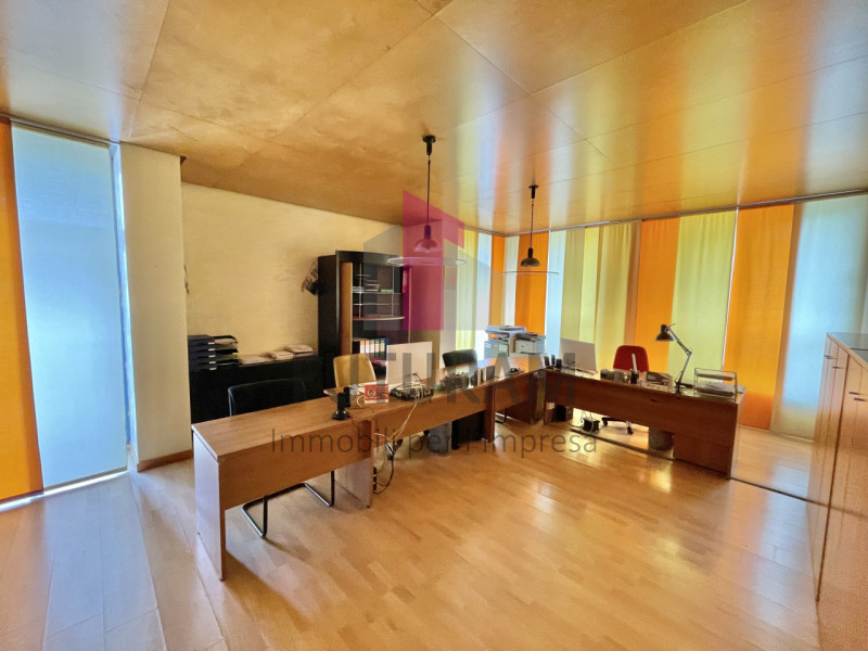 ARCUGNANO - 68FIL - PER INFO 0444310220

In zona artigianale si propone in locazione ufficio al p...