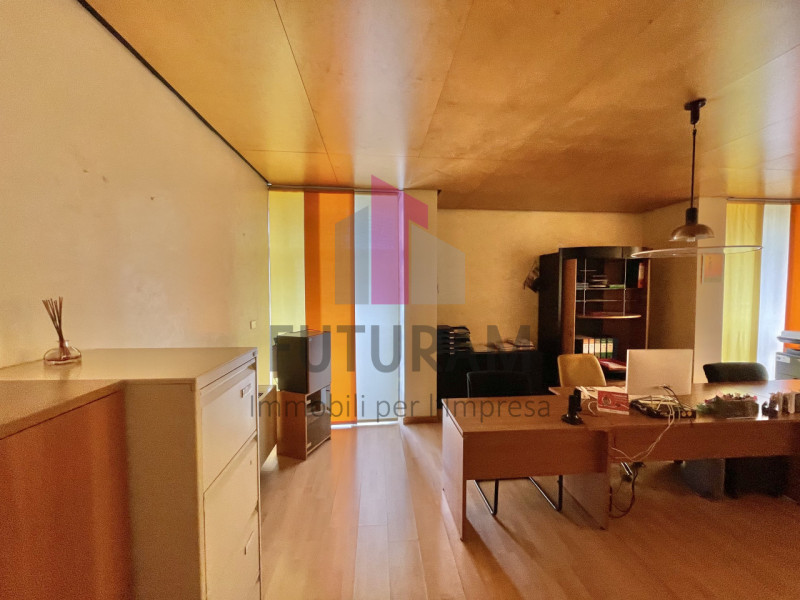ARCUGNANO - 68FIL - PER INFO 0444310220

In zona artigianale si propone in locazione ufficio al p...