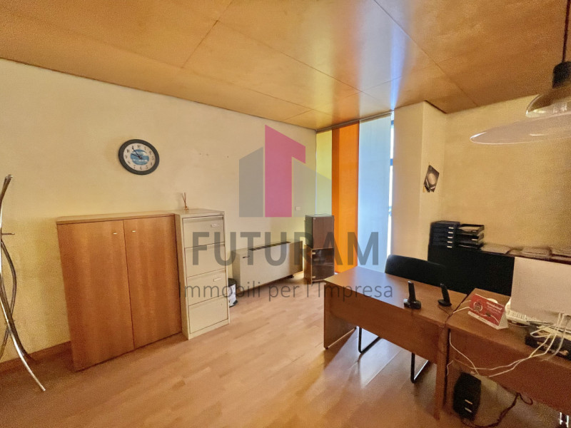 ARCUGNANO - 68FIL - PER INFO 0444310220

In zona artigianale si propone in locazione ufficio al p...