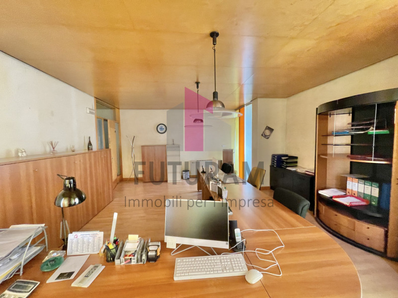 ARCUGNANO - 68FIL - PER INFO 0444310220

In zona artigianale si propone in locazione ufficio al p...