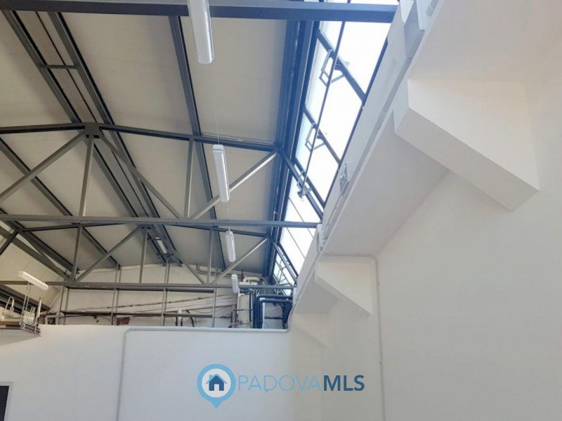 Immobile in esclusiva al Gruppo Padova MLS
LOCALE POLIFUNZIONALE IN AFFITTO A CASELLE DI SELVAZZA...