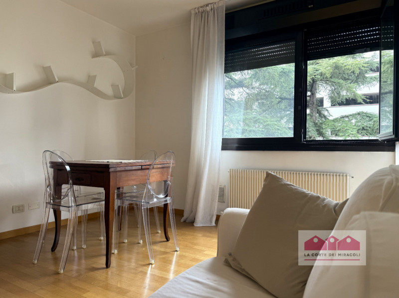ZONA BANCHE: CURATO E LUMINOSO MINI APPARTAMENTO CON SOFFITTA IN ZONA TRANQUILLA E BEN ABITATA, A...