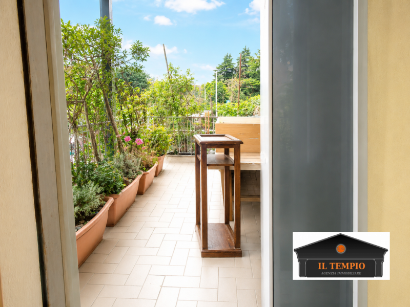 Ampio appartamento con due terrazzi e cantina

In zona tranquilla e ben servita, proponiamo appar...