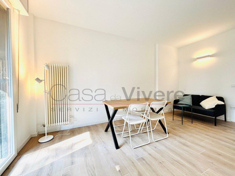 CAMERA 2 – CAMERA SINGOLA IN APPARTAMENTO COMPLETAMENTE RISTRUTTURATO

In zona Bassanello, a poch...
