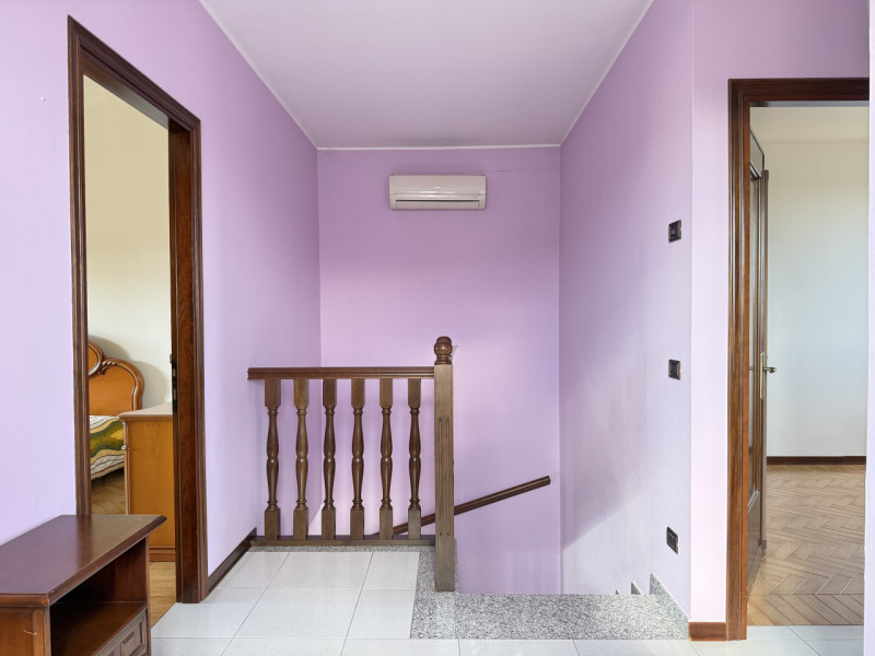 Ciao da Arcobaleno Immobiliare, oggi ti proponiamo in vendita una rara opportunità: elegante casa...