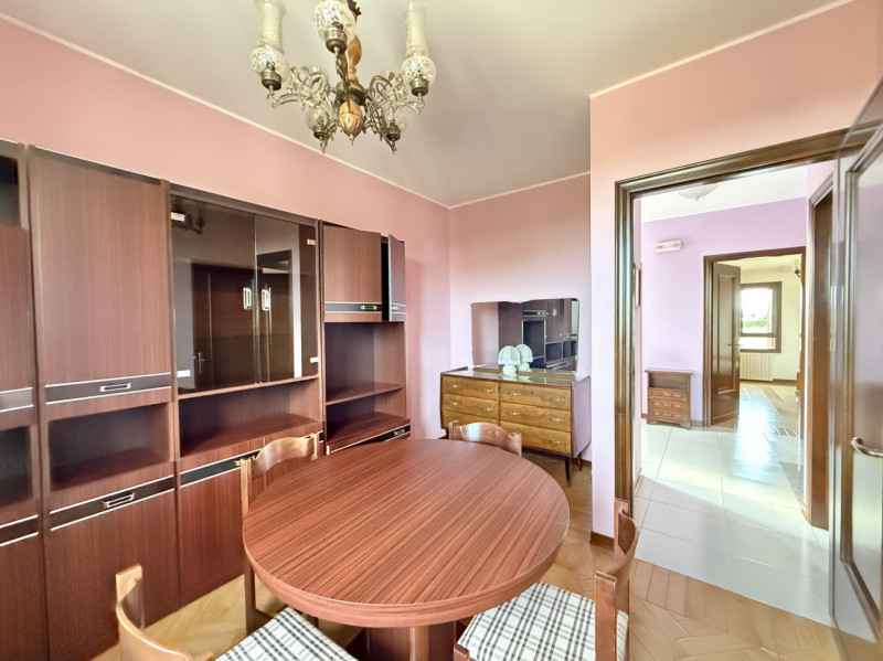 Ciao da Arcobaleno Immobiliare, oggi ti proponiamo in vendita una rara opportunità: elegante casa...