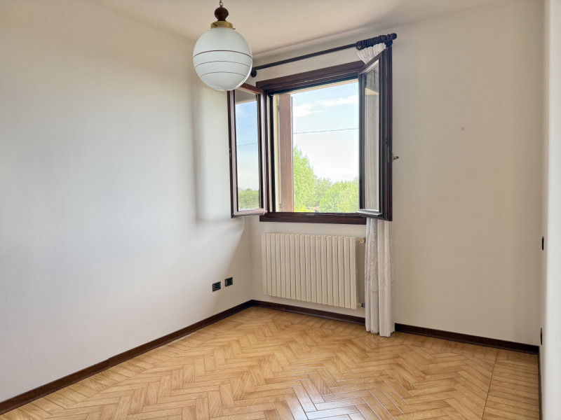 Ciao da Arcobaleno Immobiliare, oggi ti proponiamo in vendita una rara opportunità: elegante casa...
