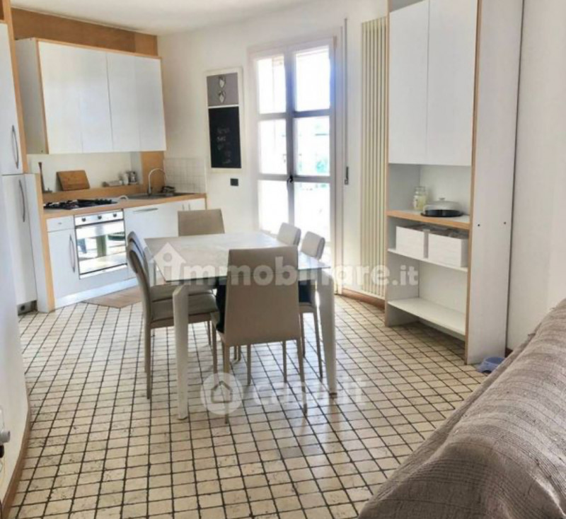 L'agenzia Iris propone in vendita in una delle zone più ricercate della città, proponiamo un mera...