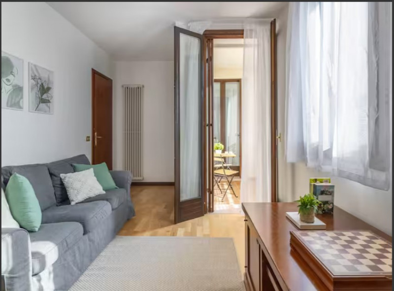 Titolo: Splendido appartamento con Camino e Terrazze Panoramiche – A due passi dal Centro e dalle...