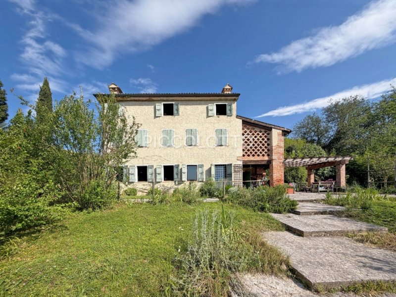 Rif. V5119 - Asolo, località Pagnano, affascinante rustico dei primi del ‘900 in vendita, immerso...