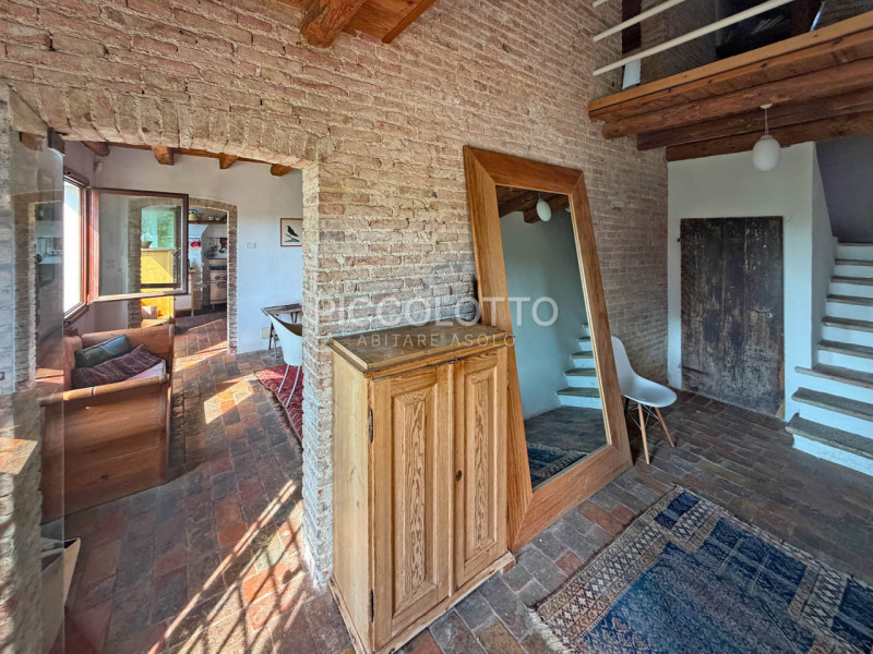 Rif. V5119 - Asolo, località Pagnano, affascinante rustico dei primi del ‘900 in vendita, immerso...