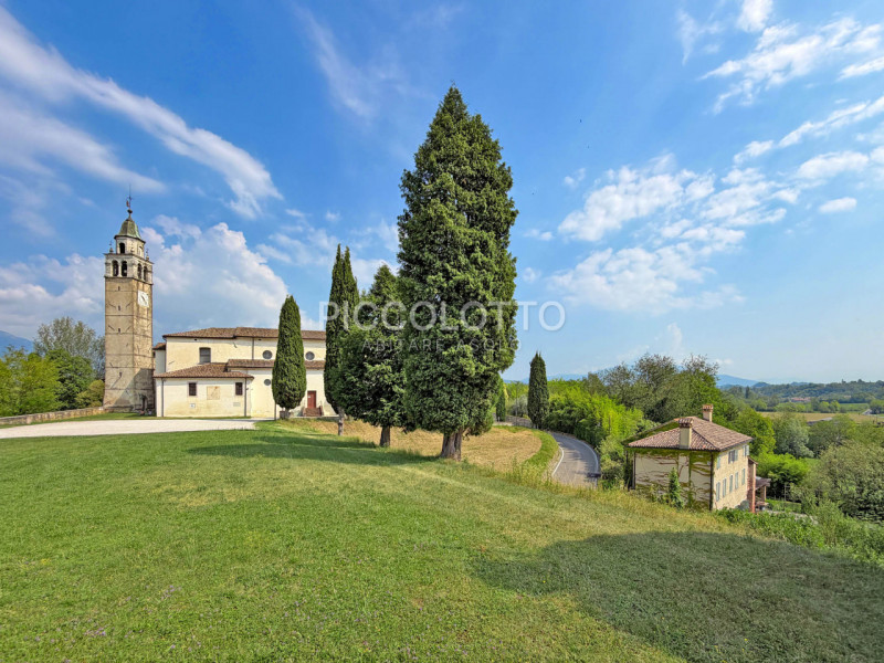 Rif. V5119 - Asolo, località Pagnano, affascinante rustico dei primi del ‘900 in vendita, immerso...