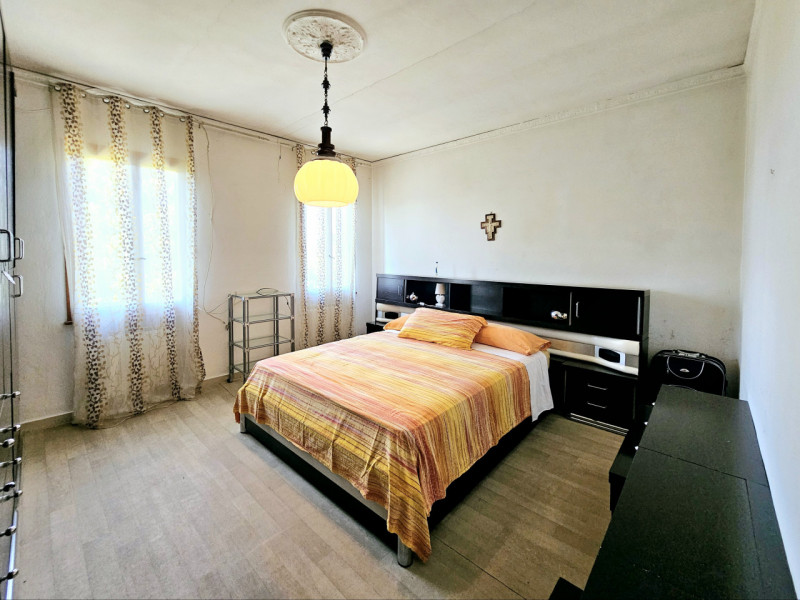 In una posizione privilegiata e tranquilla ai piedi dei suggestivi Colli Euganei, proponiamo in v...
