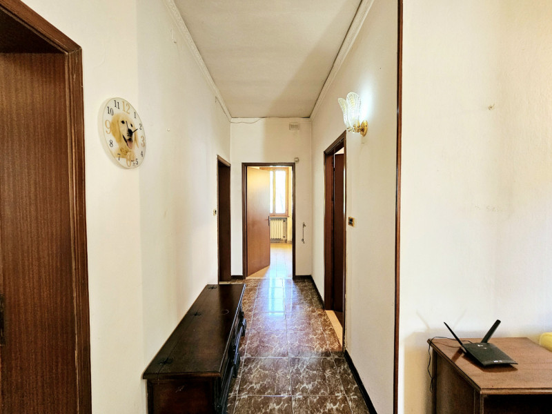 In una posizione privilegiata e tranquilla ai piedi dei suggestivi Colli Euganei, proponiamo in v...