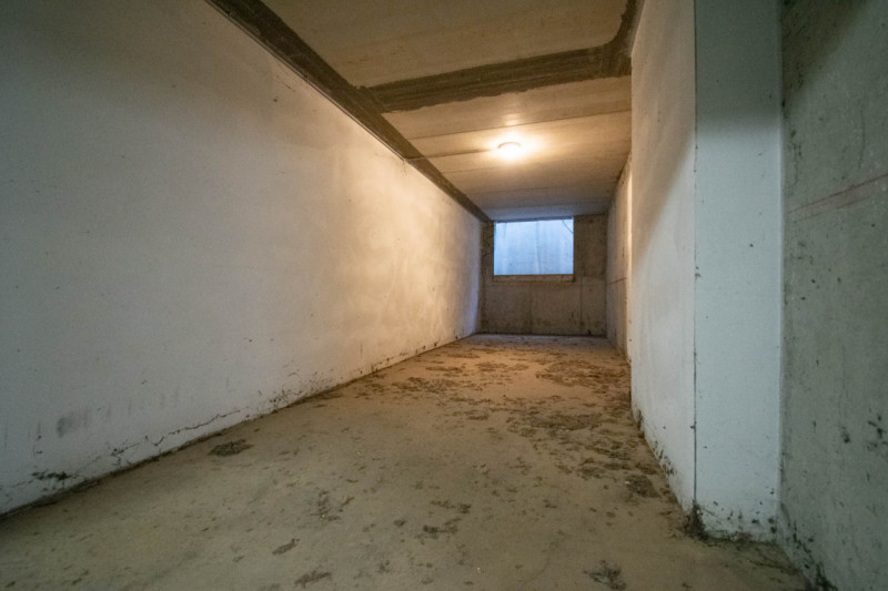 ARSEGO - Proponiamo GARAGE al piano interrato con accesso dal cancello automatico con basculante ...